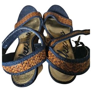 Skechers Women's Navy and Tan Sandals